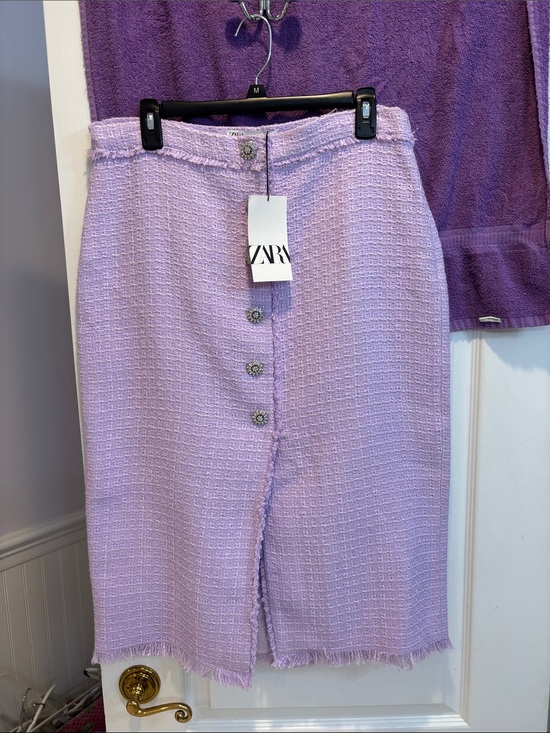 Zara Dresses & Skirts - NWT ZARA Lilac Tweed Pencil Skirt with Decorative Crystal Buttons